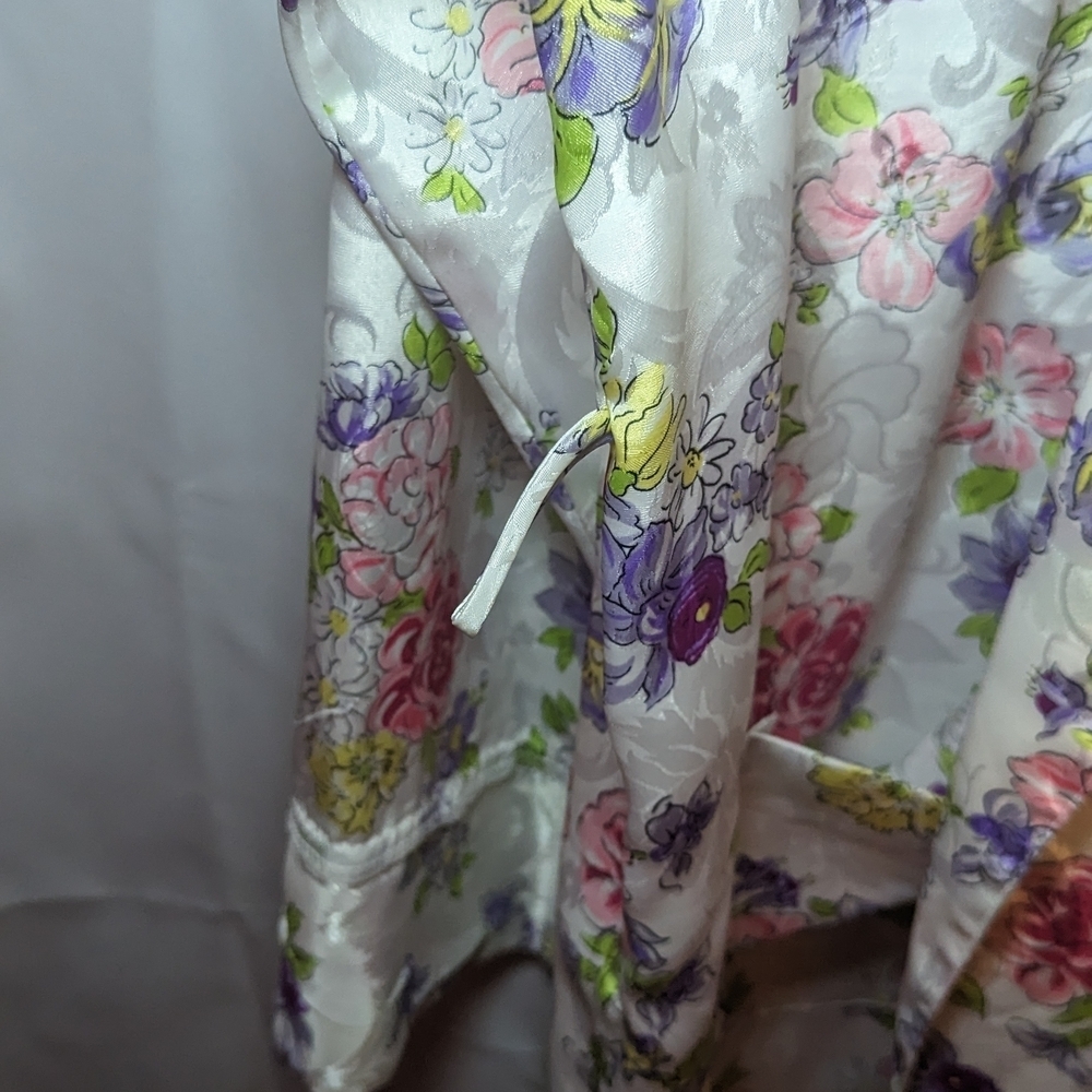 Victoria's Secret Multicolor Floral Satin Robe - Picture 2 of 10